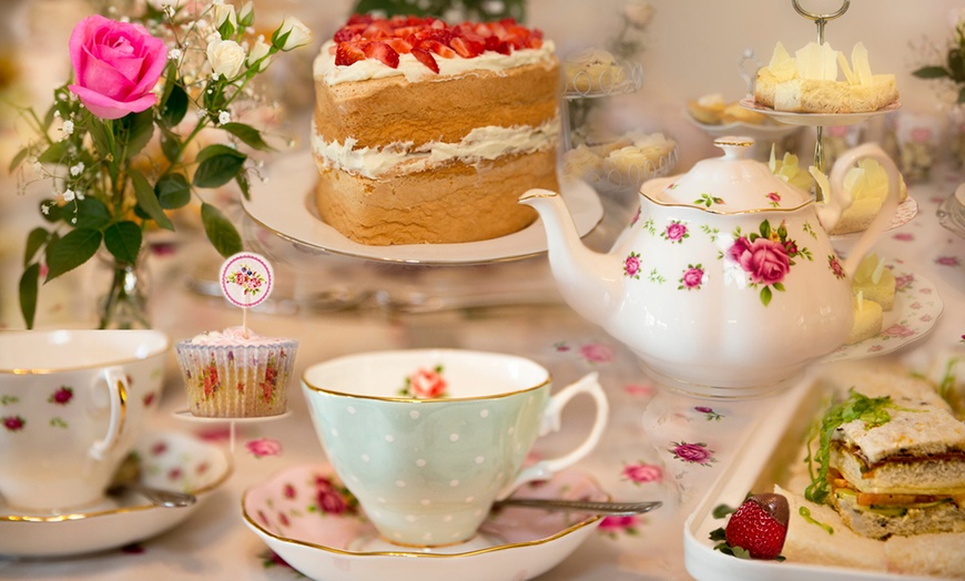 Image 1: Traditional Afternoon Tea or with Sparkling for 2 or 4 in Countryside