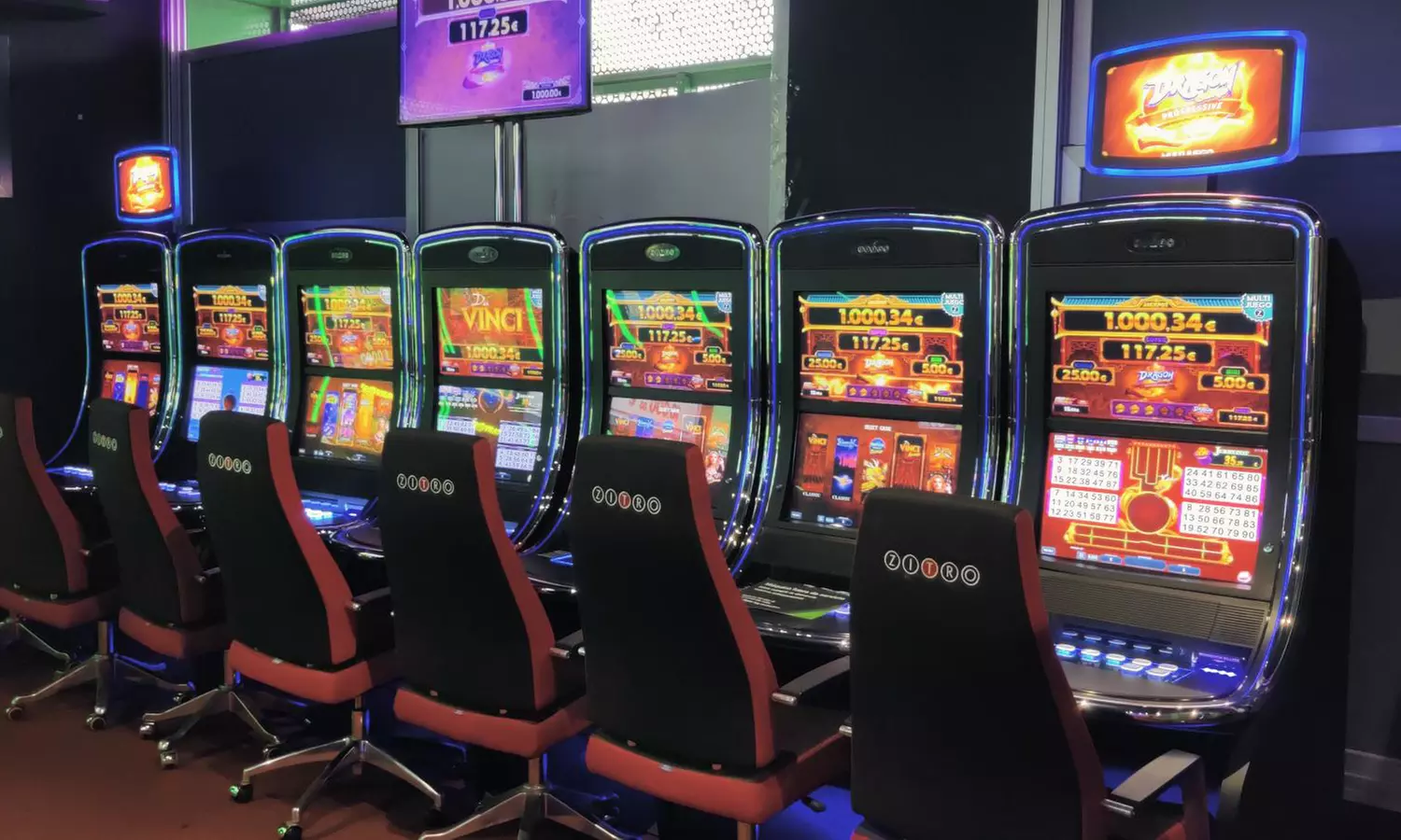 Cena en sala de bingo