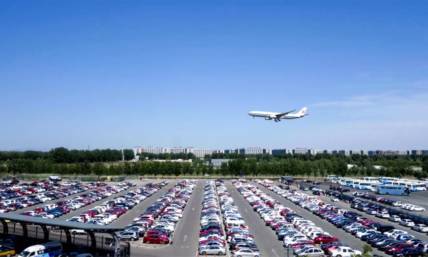 Image 1: Up to 40% Off Airport Parking