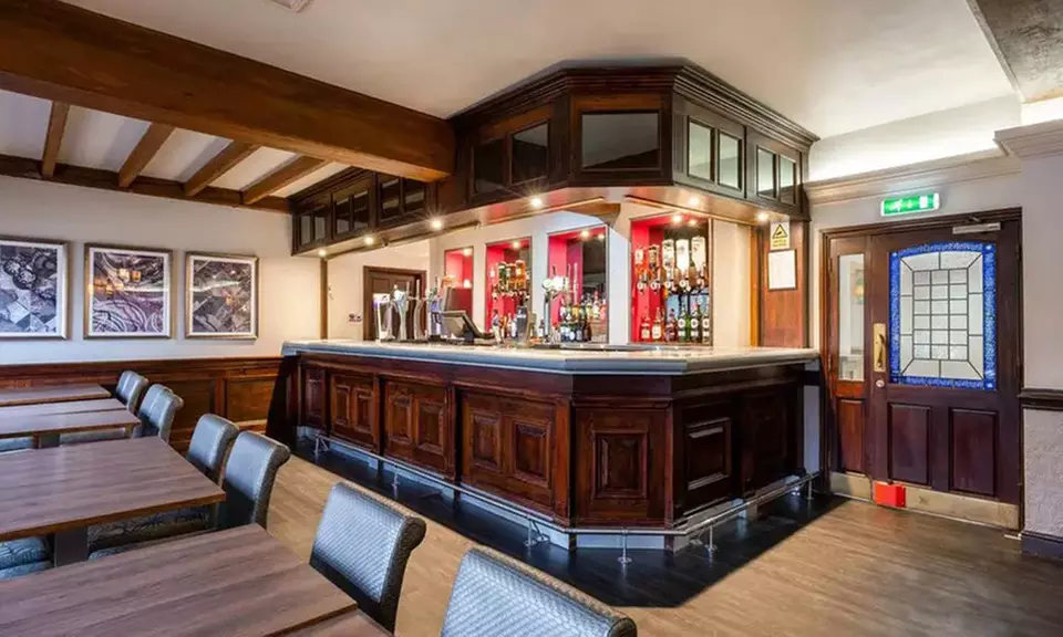 Lincolnshire: Standard/Superior Double Room with Breakfast