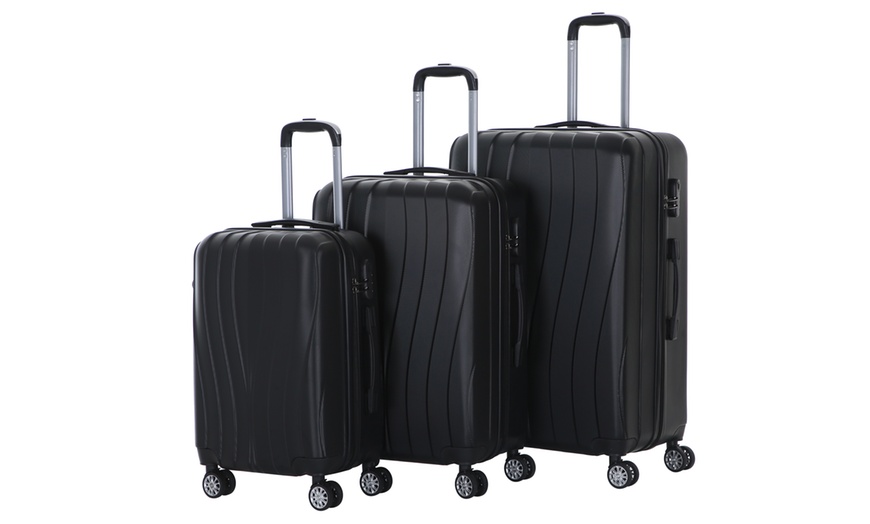 Image 12: Three-Piece Luggage Set