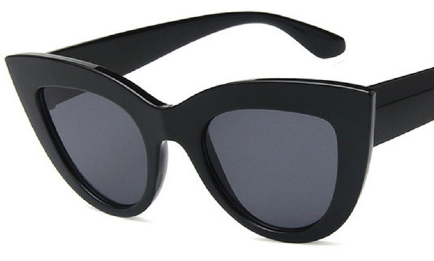 Image 5: Cat Eye Oversized Sunglasses