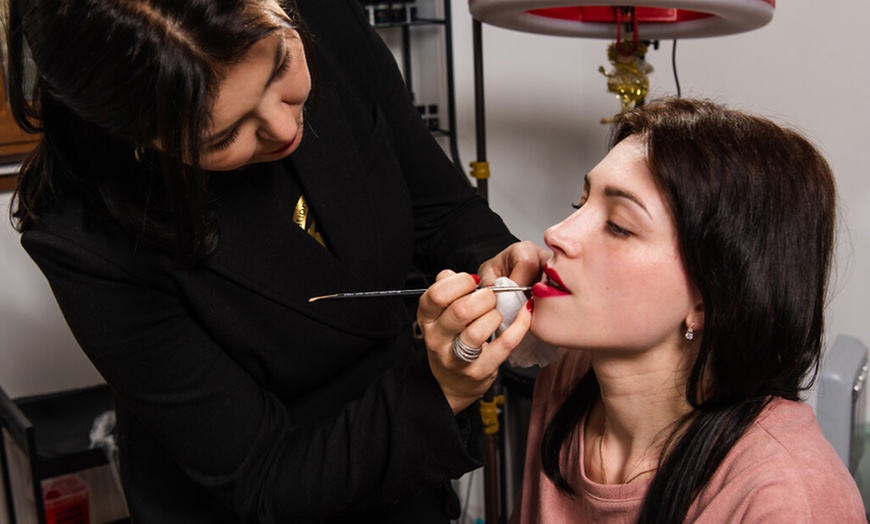 Image 1: Makeup Classes at Institute Of Beauty And Makeup