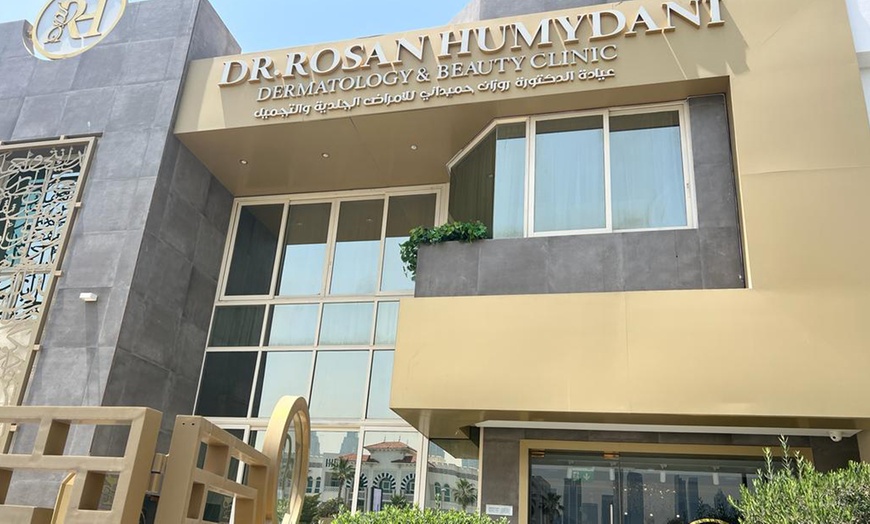 Image 1: Dental Checkup at Dr Rosan Humydani Dermatology and Beauty Clinic