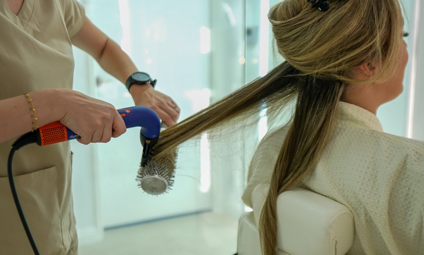 Image 11: 60-Minute Deep Scalp Treatment