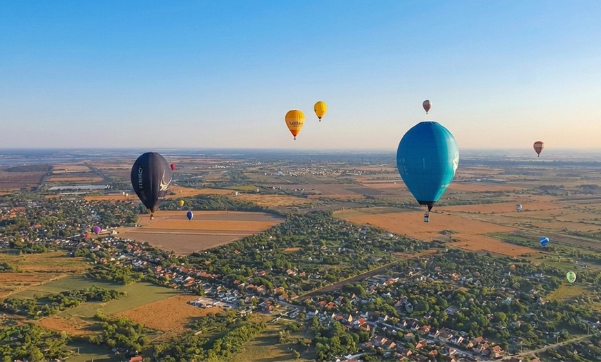 Image 10: Niezapomniany widokowy lot balonem – grupowy, prywatny lub zaręczynowy