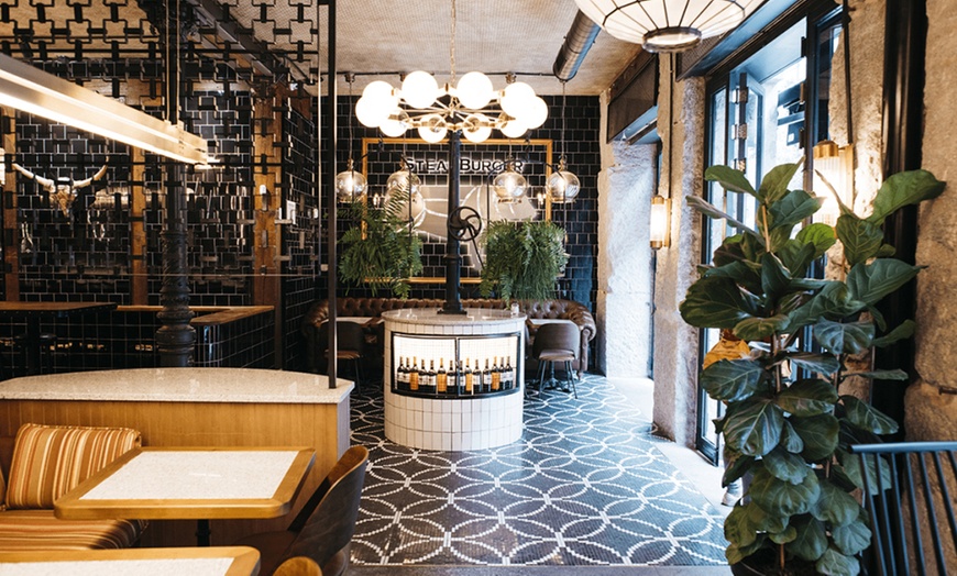 Image 9: Combo de afterwork en SteakBurger con 5 o 10 cervezas y picoteo