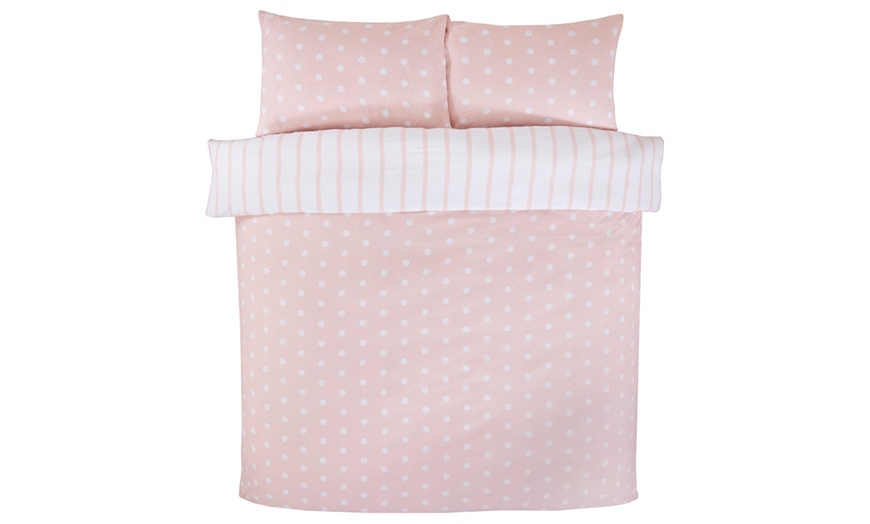 Image 13: Spots and Stripes Reversible Easy Care Duvet Set