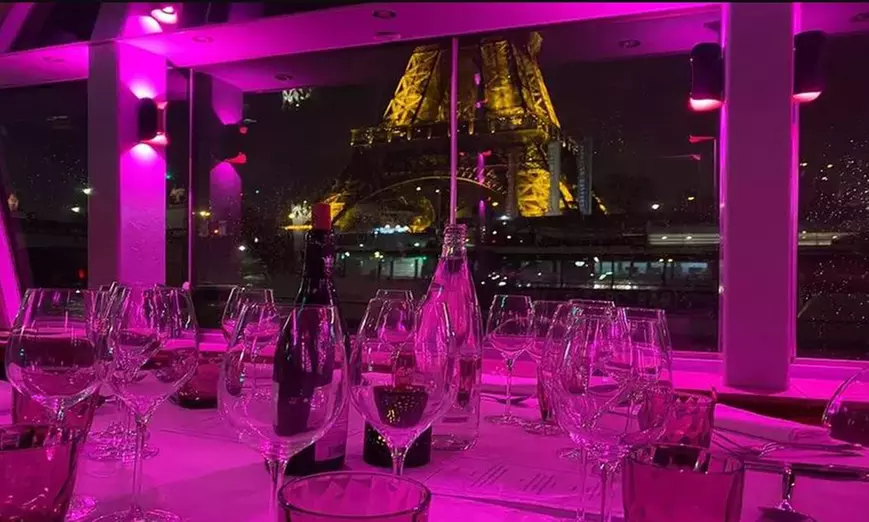 Embarquez avec Bateau le Théo : Dîner Croisière Trattoria sur la Seine
