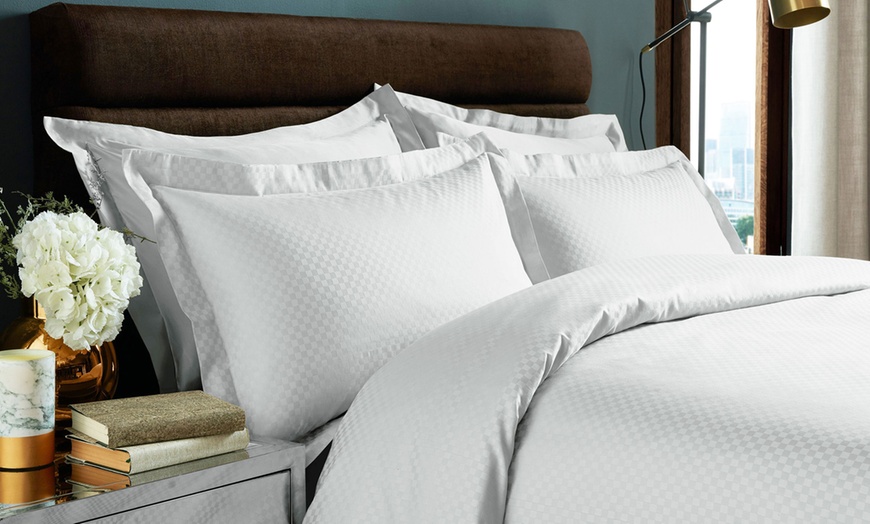 Image 6: 350 Thread Count Egyptian Cotton Bedding