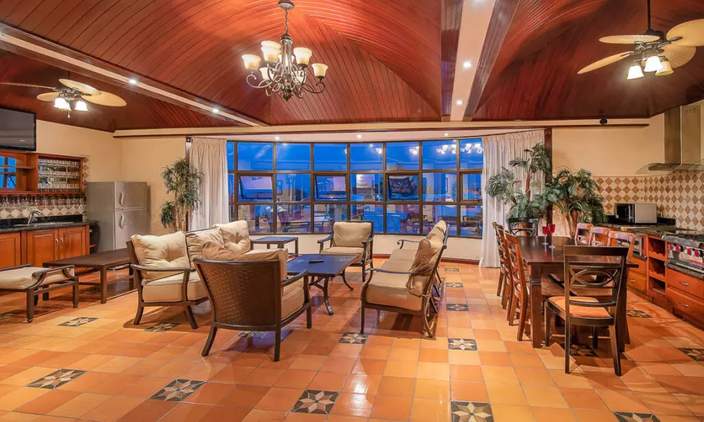 ✈ 7-Night Costa Rica Volcano and Beach Trip with Air & Car Rental