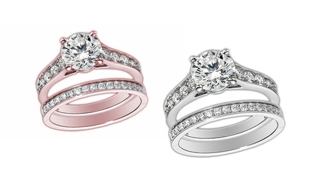 Anello solitario e fedina placcati argento, realizzati con cristalli Swarovski®, disponibili in 3 misure e 2 colori