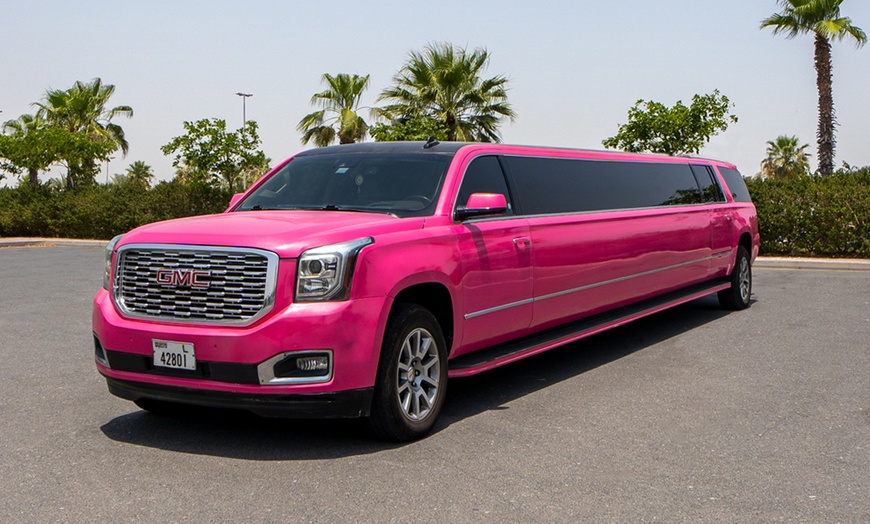 Image 2: Enjoy a 1, or 2 Hour Luxury Limo Ride with Chauffeur in Dubai!