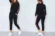 1 ou 2 ensembles sweat et pantalon avec deux bandes latérales, collection "Romy " - Second Medium