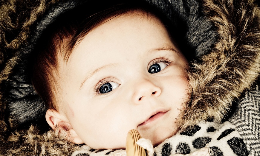 Image 1: Newborn Photoshoot With Prints