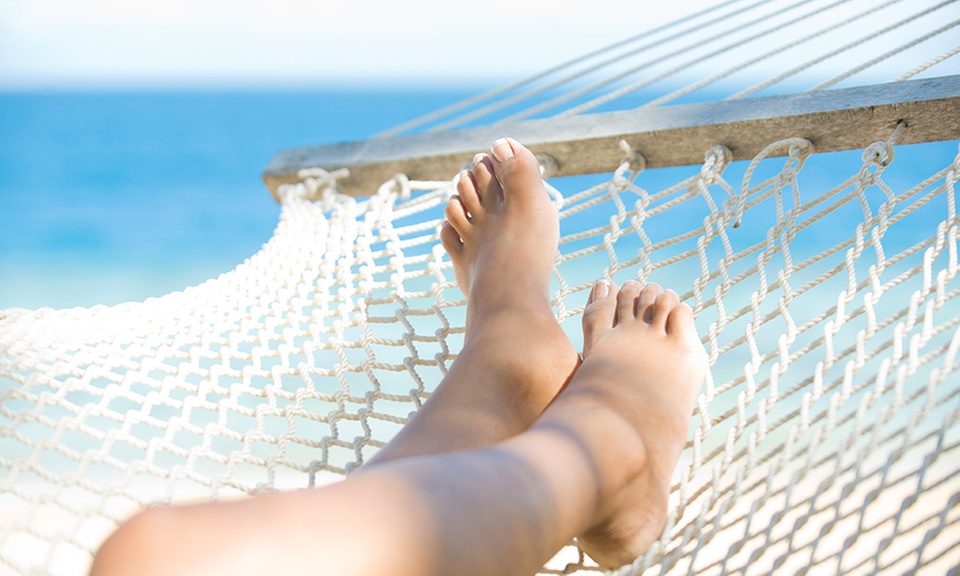 Effective Laser Sessions for Toe Fungus Treatment on Both Feet