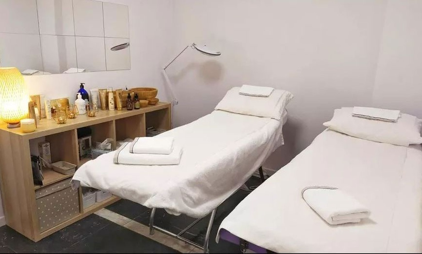 Image 4: Higiene o ritual de rejuvenecimiento facial en Lunnails Las Rozas