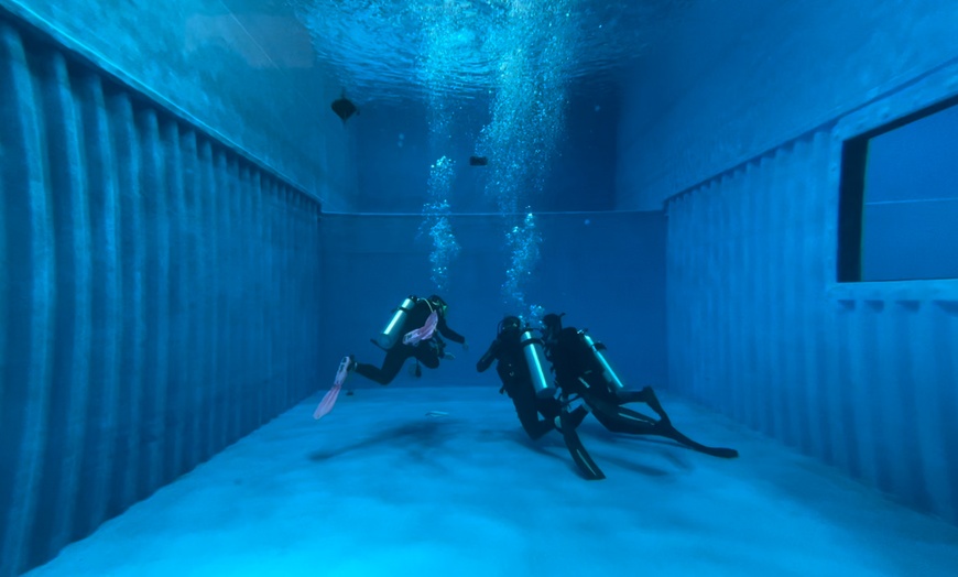 Image 3: Scuba Diving Courses at DiveCampus