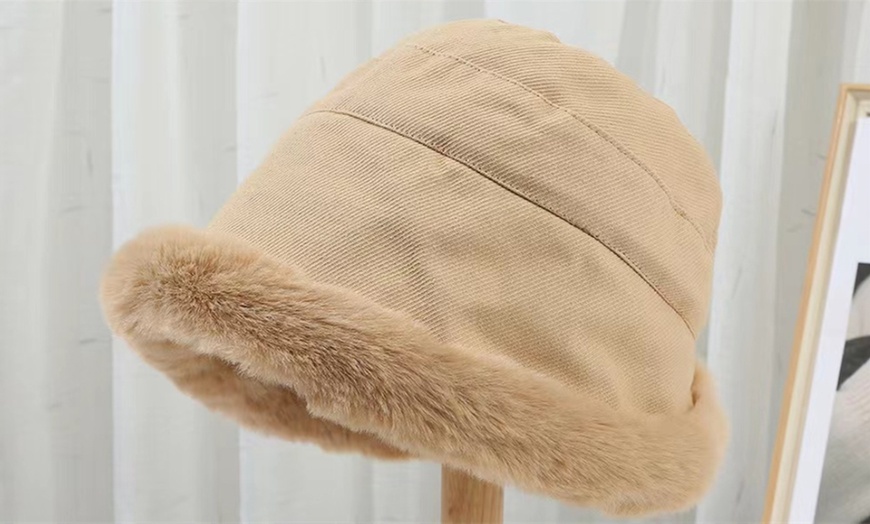 Image 5: Women's Winter Faux Fur Bucket Hat