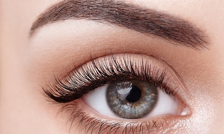 Una o 2 sedute laminazione ciglia al salone Maison 22 Esthetique Soave (sconto fino a 85%)