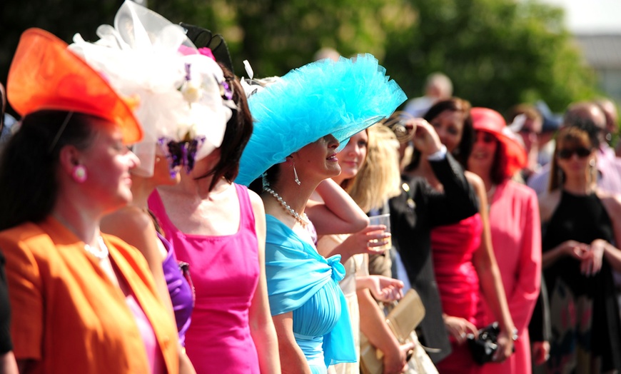 Image 6: Day at the Races with Live Music