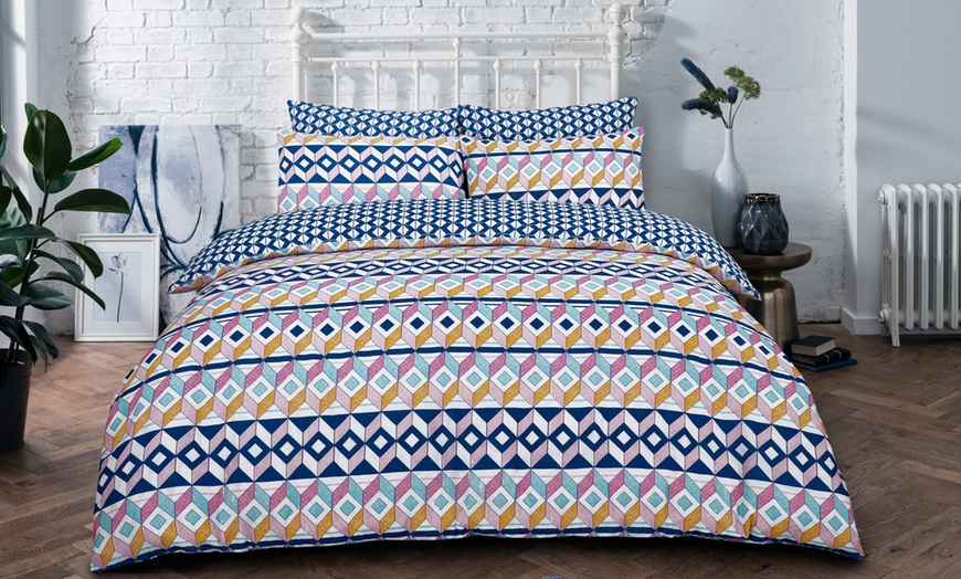 Image 15: Check Reversible Duvet Set 
