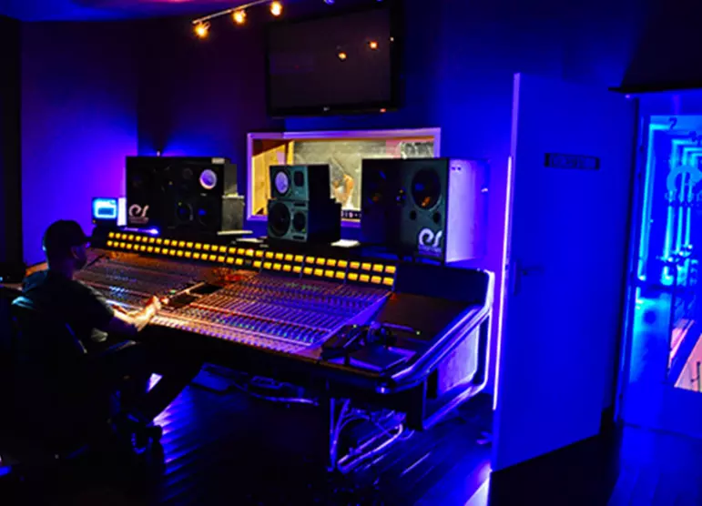 Enregistrement d'un single dans les studios professionnels d’une maison de disque pour 1 ou 2 chez Sirius - Image 3