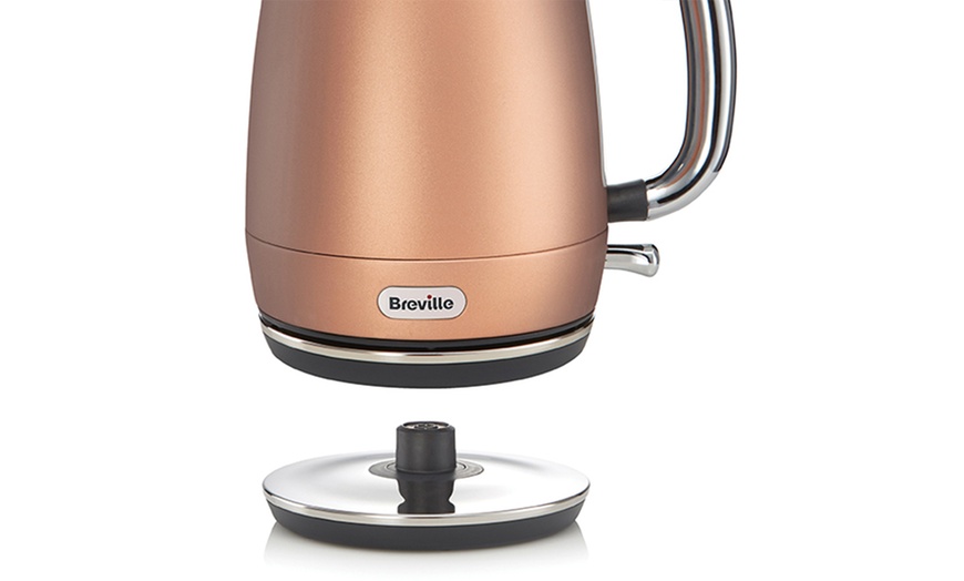 Image 8: Breville Kettle and Toaster Set