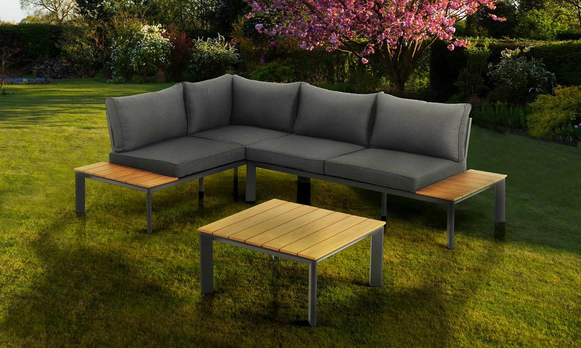 Tomasucci Loungemöbel für Innen und Außen