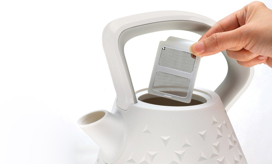 Image 7: Morphy Richards Prism Kettle