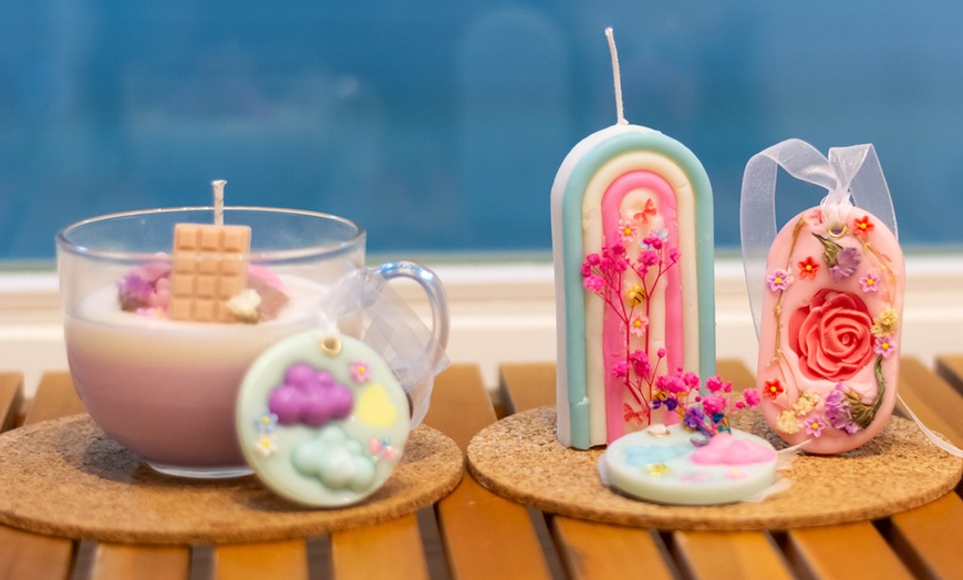 Image 1: Crea tus propias velas - 2 velas durante 3h con bebida 