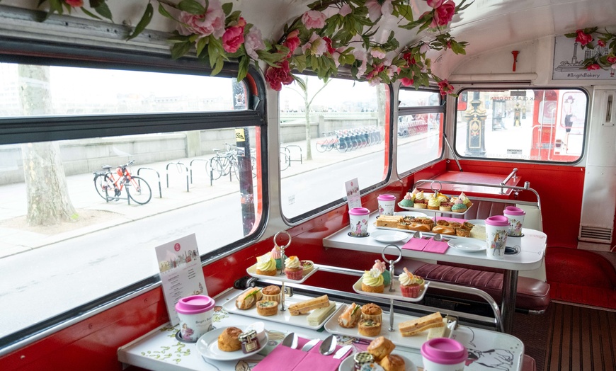 Image 4: Classic Sightseeing Bus Tour & Afternoon Tea in London for Two or Four