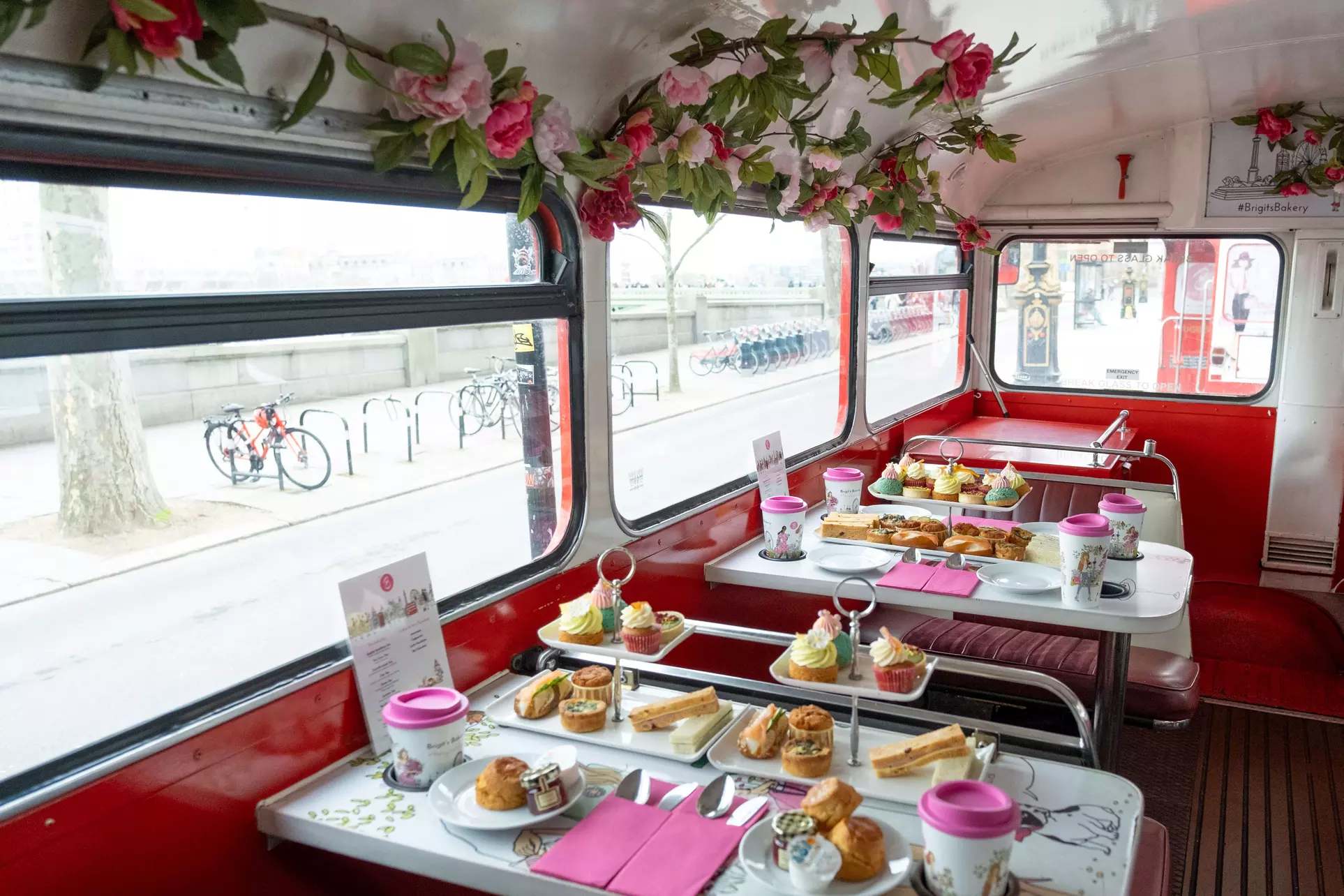 Classic Sightseeing Bus Tour & Afternoon Tea in London for Two or Four