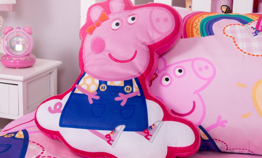 Image 1: Peppa Pig-Shaped Cushion