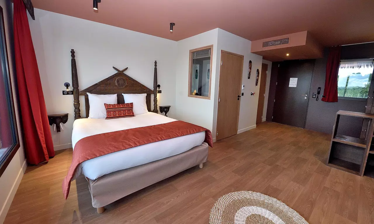 Séjour en famille au Royaume des Lions : nuit magique face aux fauves