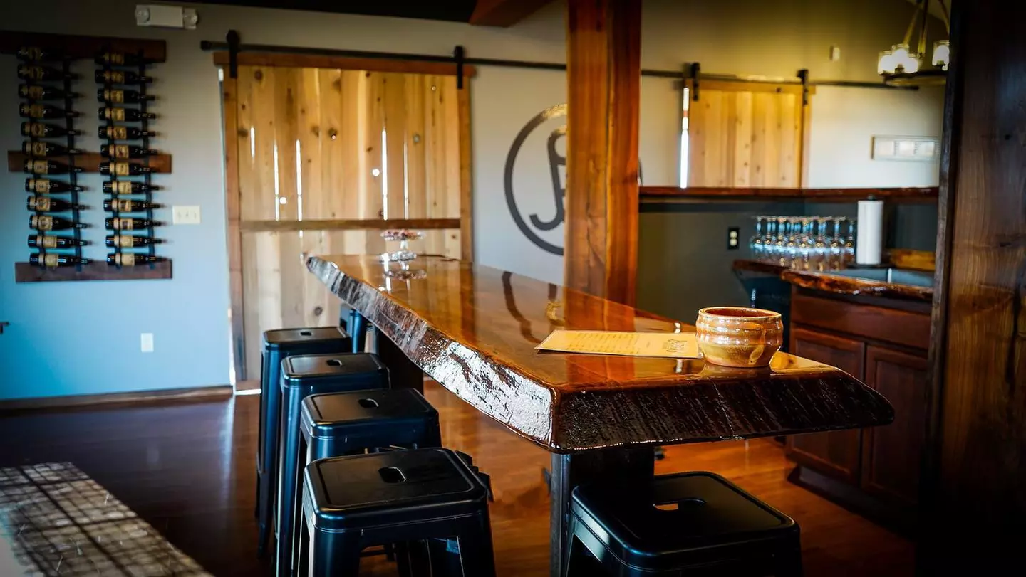 Explore Wine Tasting for 1, 2 or 4 in a Scenic Vineyard