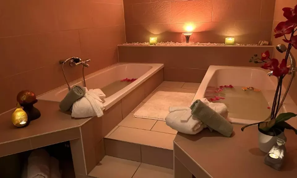 1 oder 2x "Glow Solution Refresh Nano Needling" Behandlung für 1 Pers.