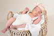 60 Min. Newborn-Fotoshooting Erlebnis inkl. 2-5 Bildern bei studioline Photography (bis 80%sparen) - Second Medium
