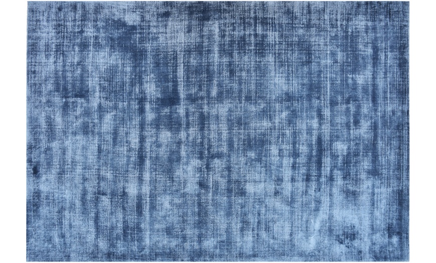 Image 19: Tapis en viscose effet usé