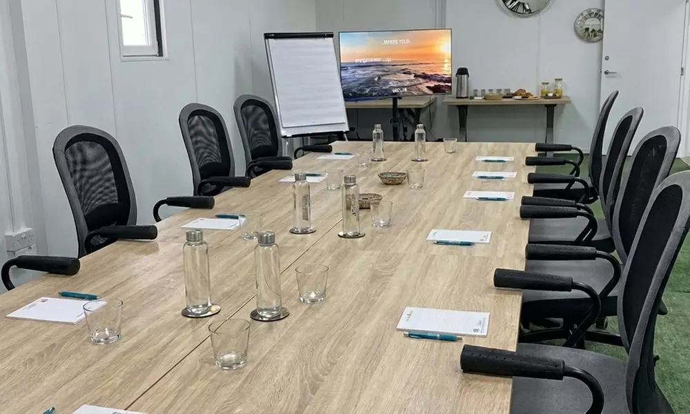 Meeting room o business lounge durante todo un día con aperitivos