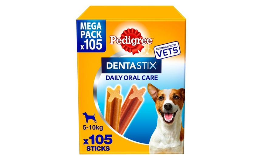 Image 2: Pedigree Dentastix Daily Dental Sticks for Small or Medium Dogs