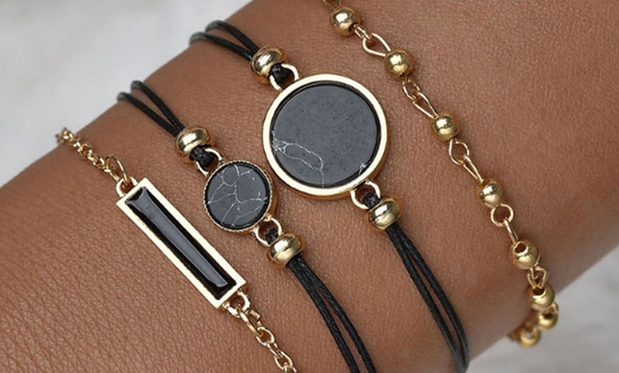 Image 11: Montre et bracelets