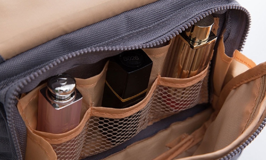 Image 13: Multi-Compartment Travel Bag