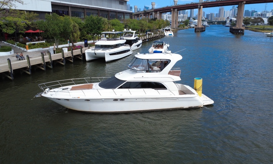 Image 4: Enjoy 4-Hour Yacht Rental for Up To 13 People with Your Group