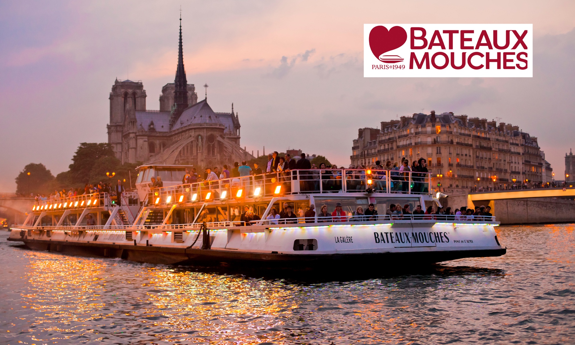 À la découverte de la Ville Lumière sur un Bateau-Mouches