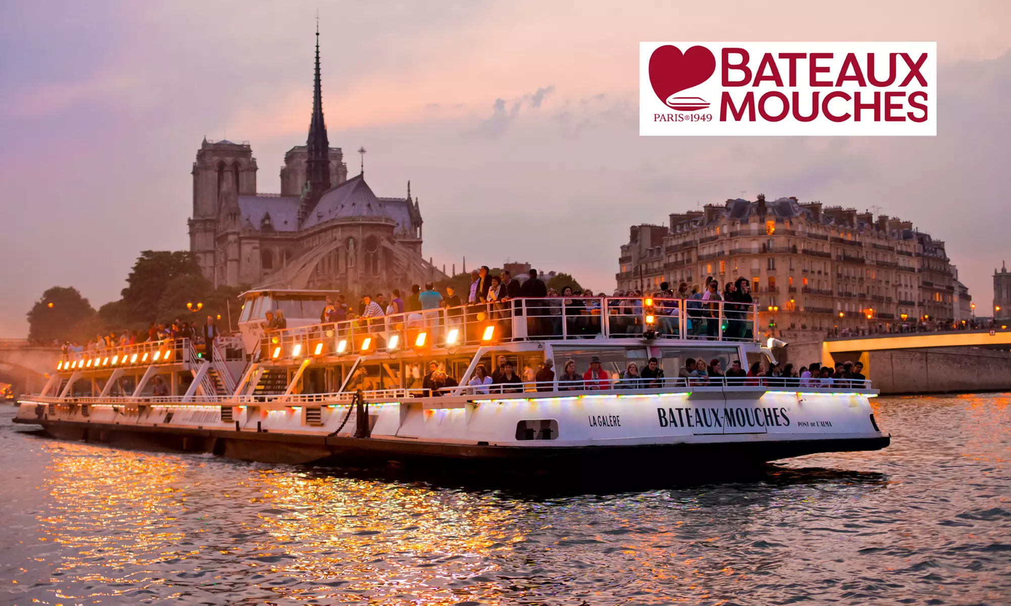 À la découverte de la Ville Lumière sur un Bateau-Mouches