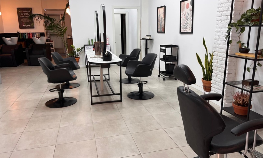 Image 10: Sesión de peluquería con opciones adicionales para 1 persona