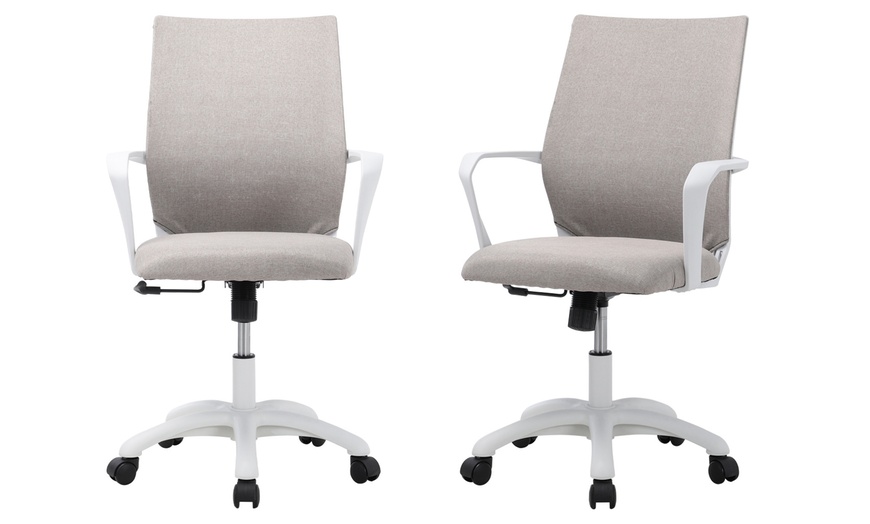 Image 3: Ergonomic Office Chair, Sleek Design with Adjustable Height