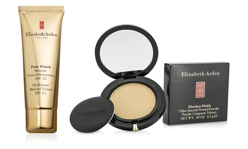 Image 1: Elizabeth Arden Make-Up Set