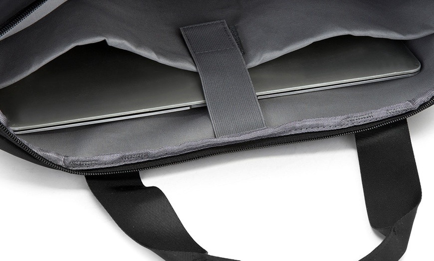 Image 9: 19L Water-Resistant Travel Bag with Laptop Sleeve 